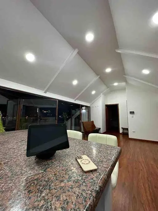 아파트 Sucre Suites 쿠엔카
